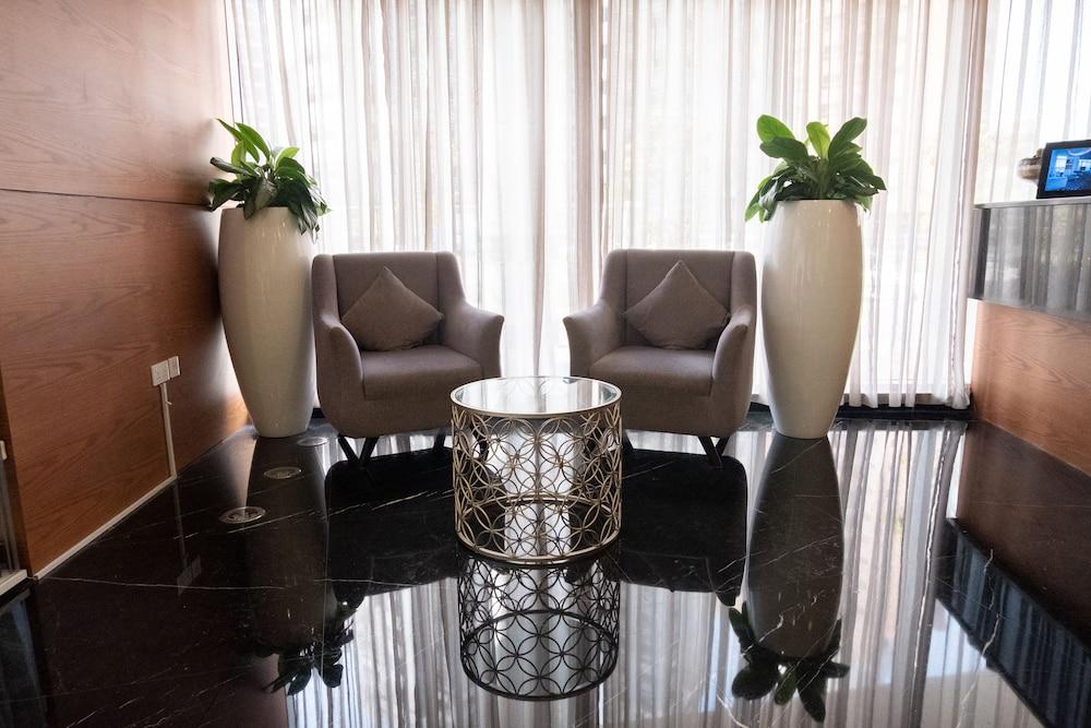 Signature 1 Tecom Отель 4*